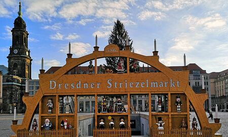 Eingang Dresdner Striezelmarkt © Frank Wollmann